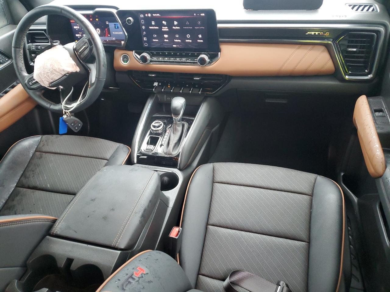 2024 GMC CANYON