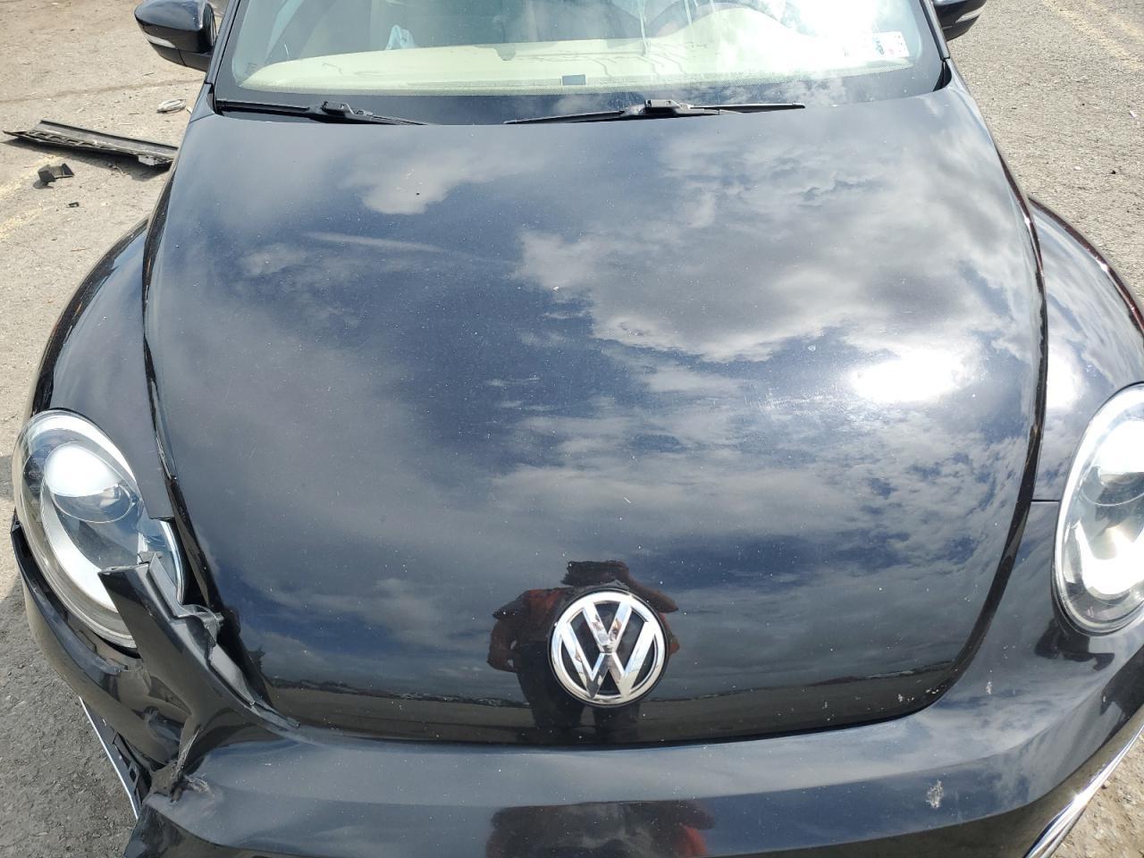 2017 VOLKSWAGEN Beetle