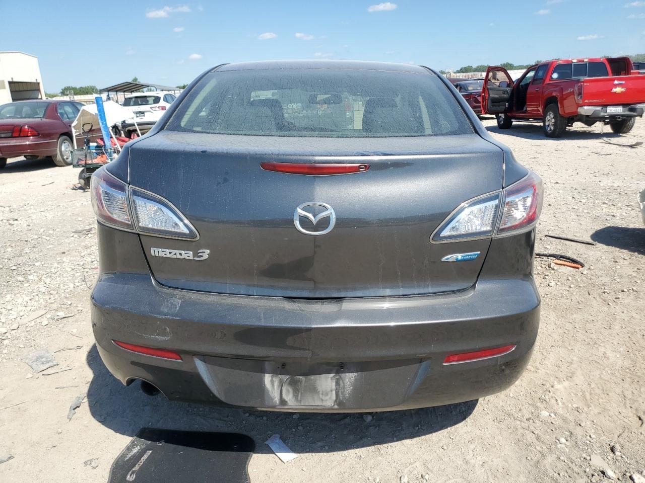 2013 MAZDA 3