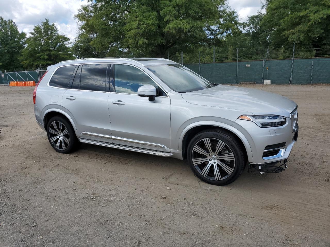 2020 VOLVO XC90