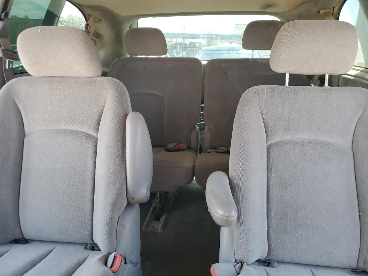 2002 CHRYSLER Town & Country