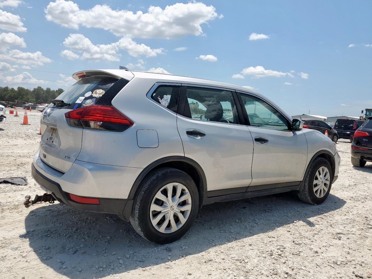 2017 NISSAN ROGUE