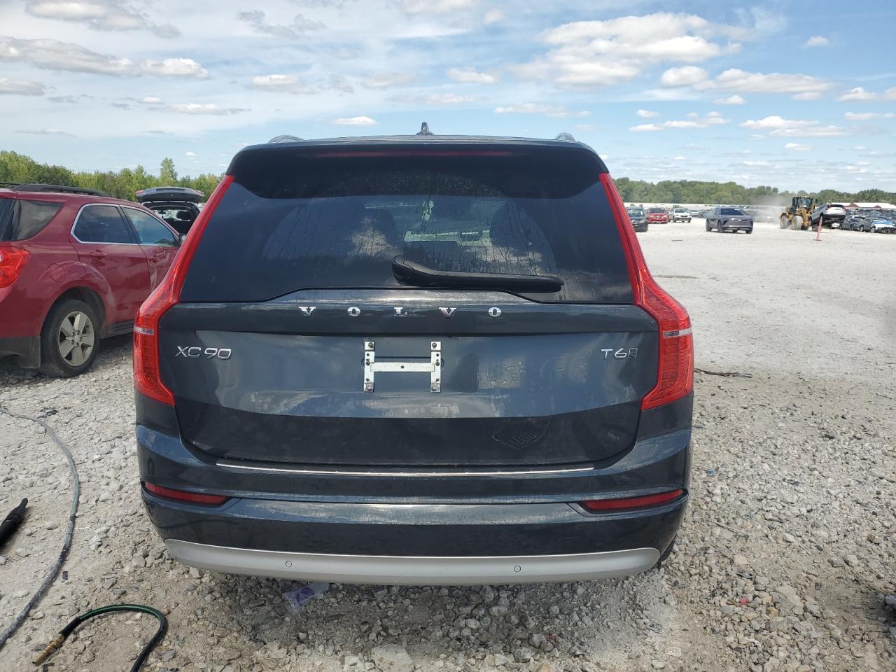2022 VOLVO XC90