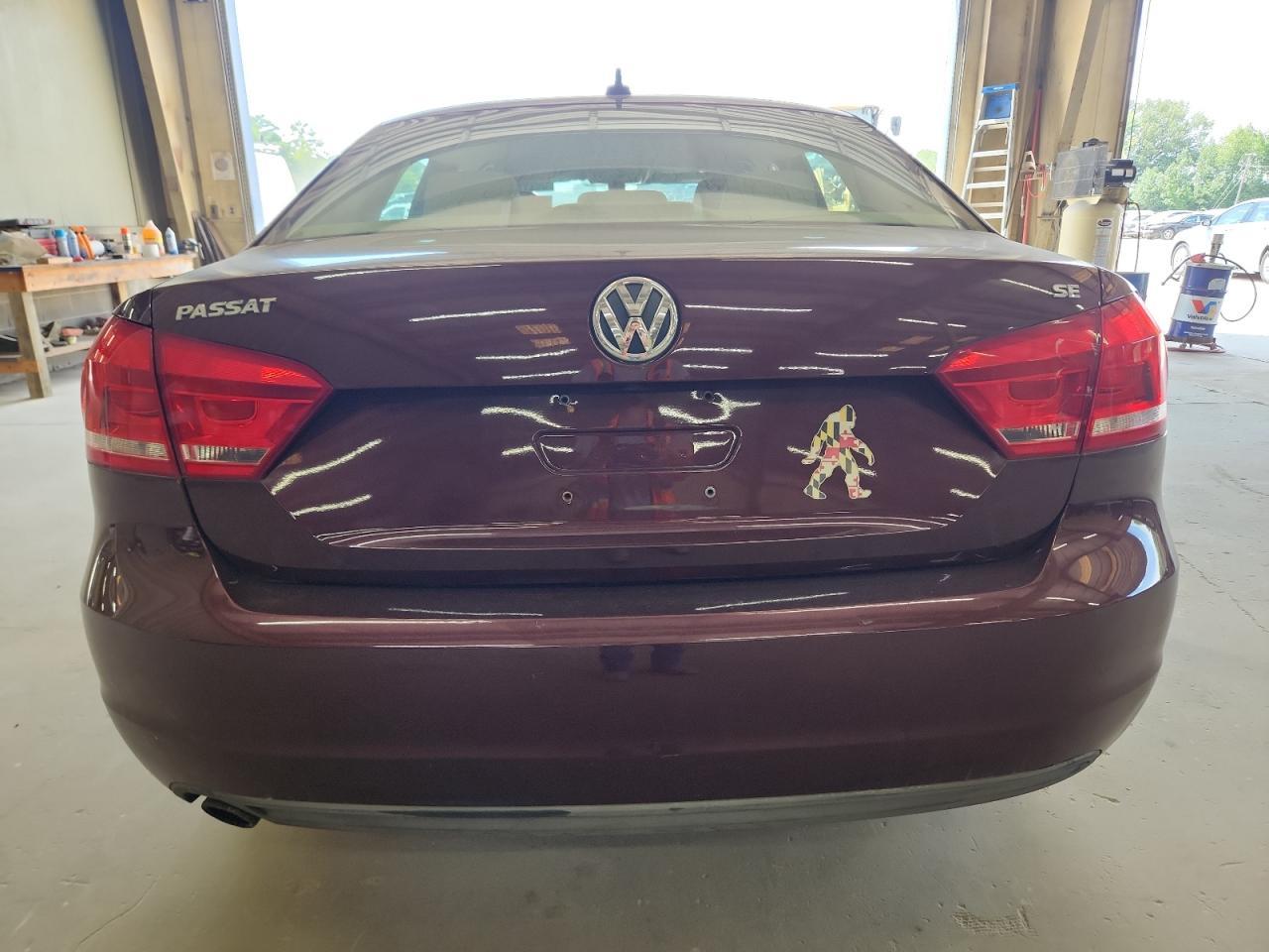 2013 VOLKSWAGEN Passat