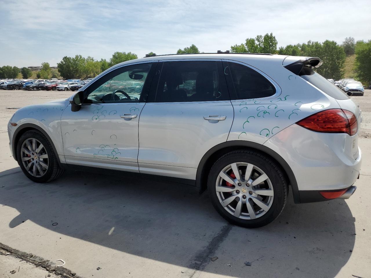 2011 PORSCHE CAYENNE