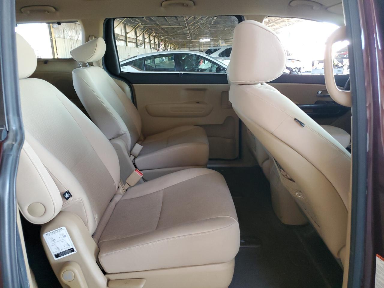 2016 KIA SEDONA