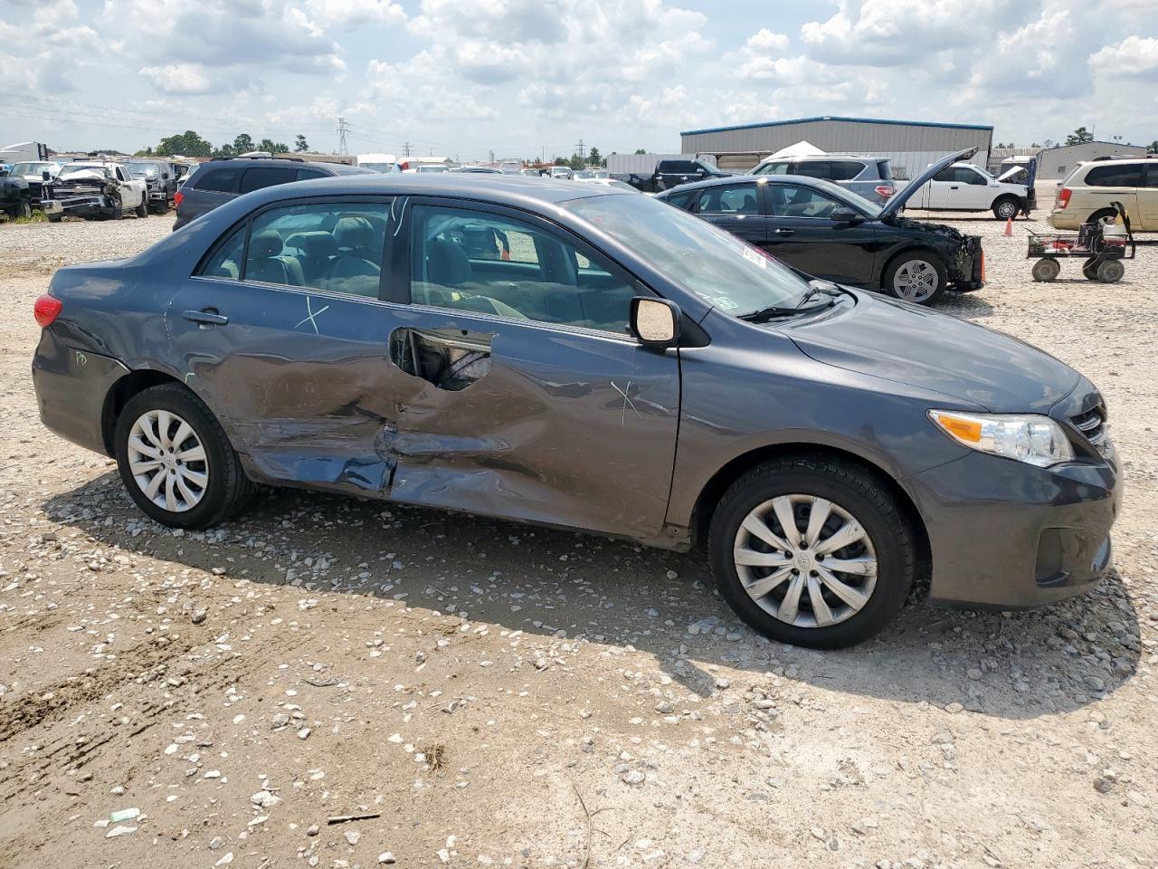 2013 TOYOTA COROLLA