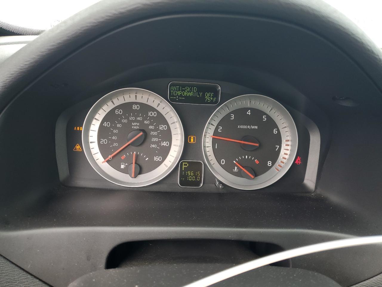 2011 VOLVO C70