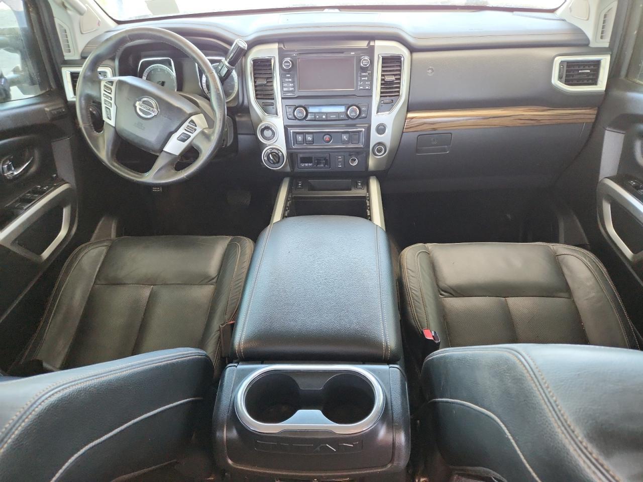 2017 NISSAN Titan
