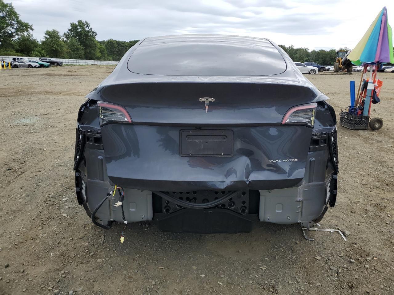 2025 TESLA MODEL Y