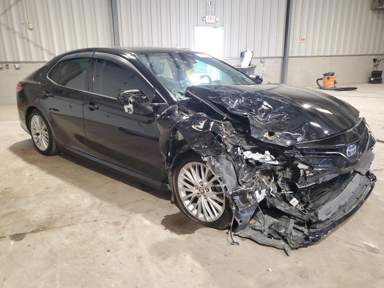 2019 TOYOTA CAMRY