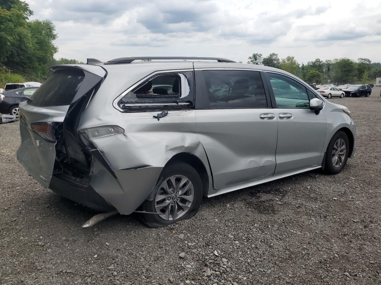 2022 TOYOTA SIENNA