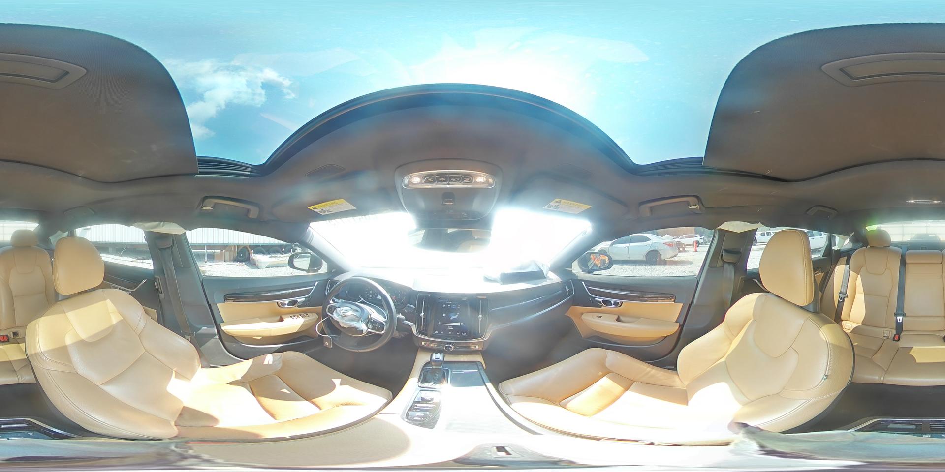 2017 VOLVO S90