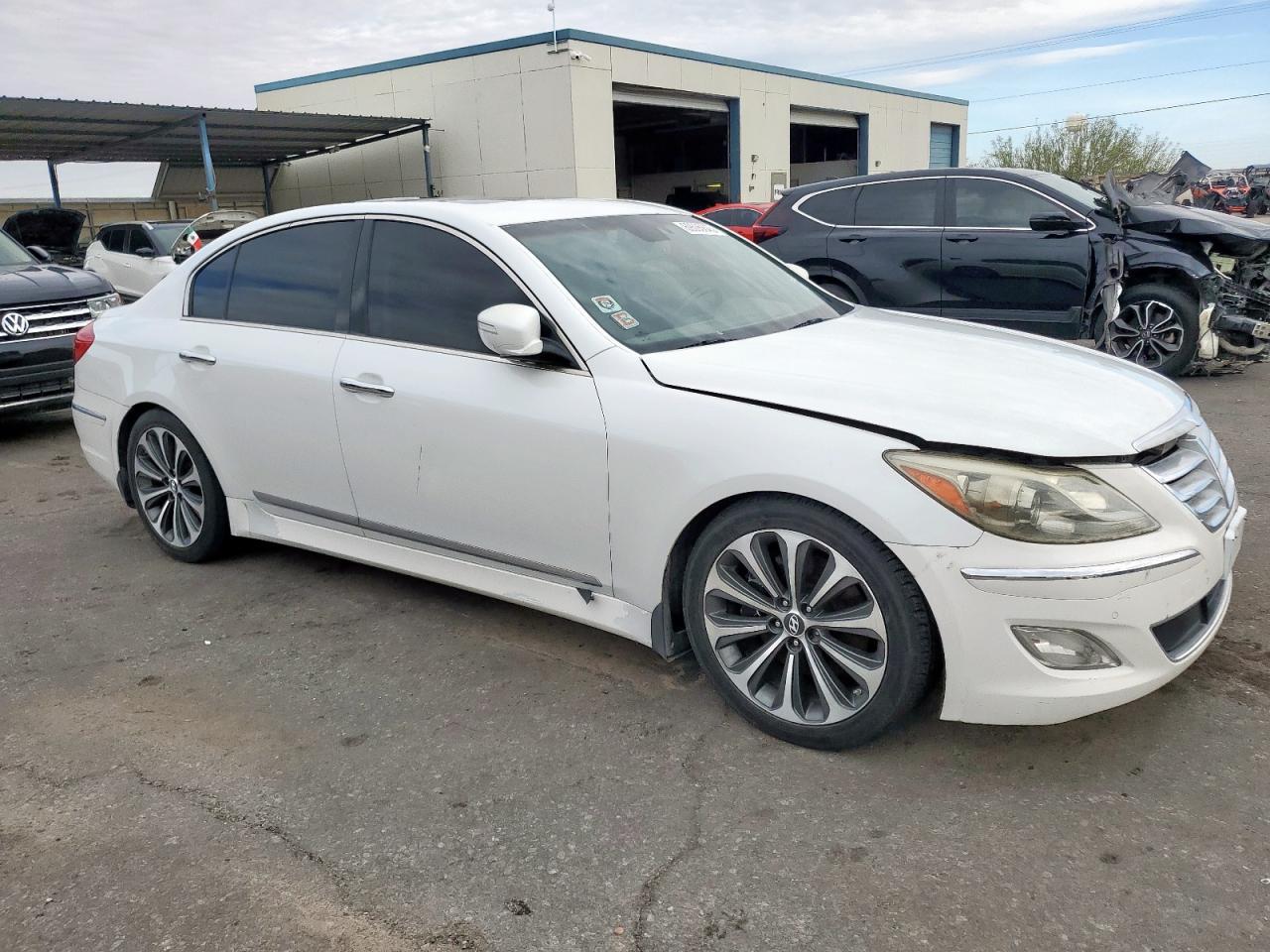 2013 HYUNDAI GENESIS