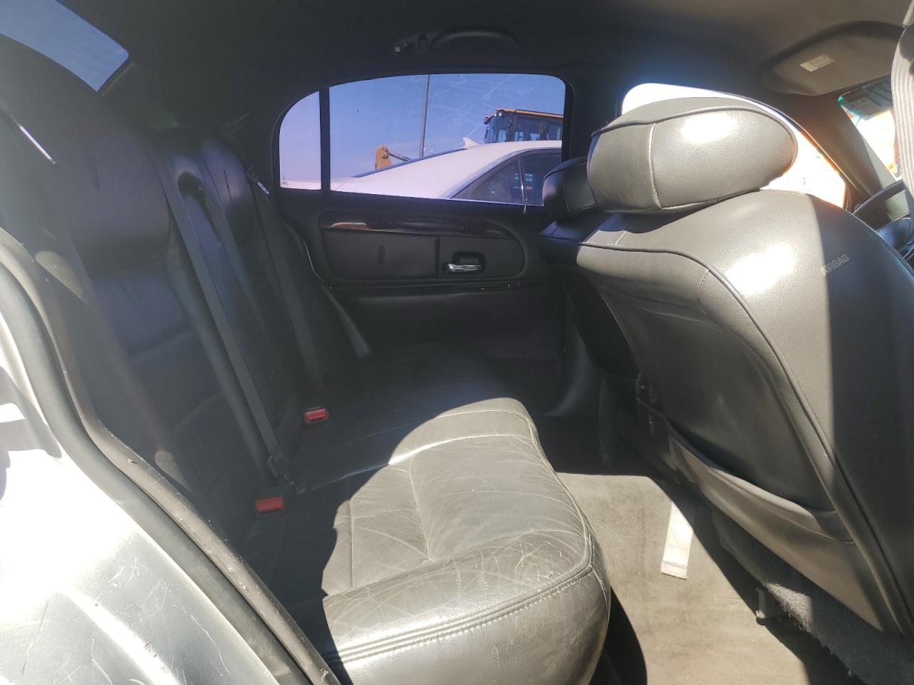 2000 LINCOLN Town Car