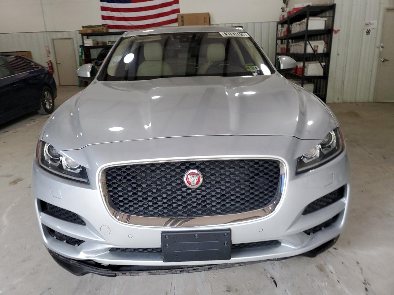 2019 JAGUAR F-Pace