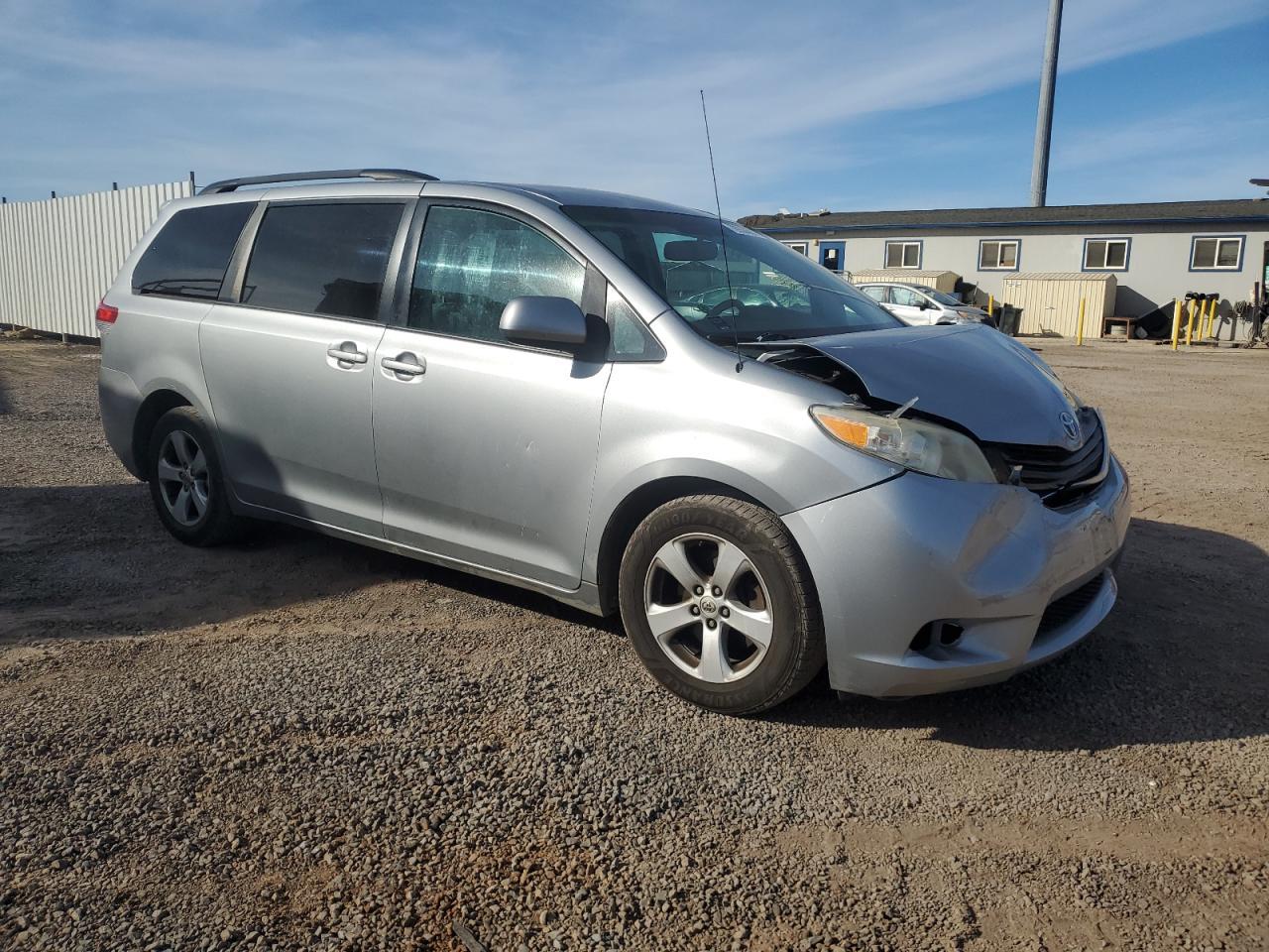2014 TOYOTA SIENNA