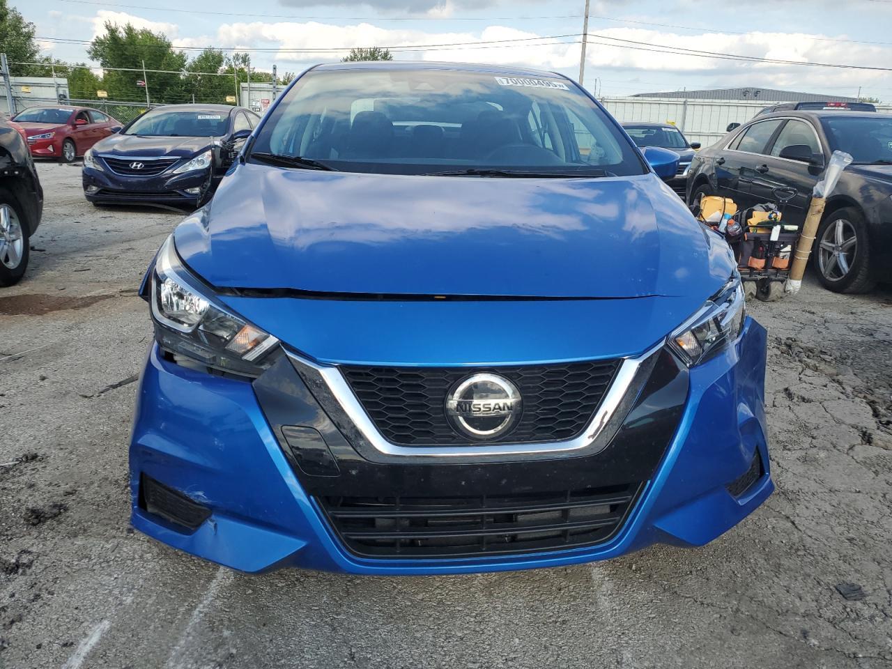 2022 NISSAN VERSA