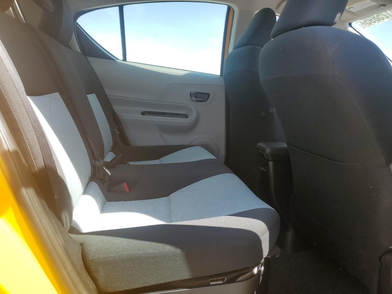 2014 TOYOTA Prius c