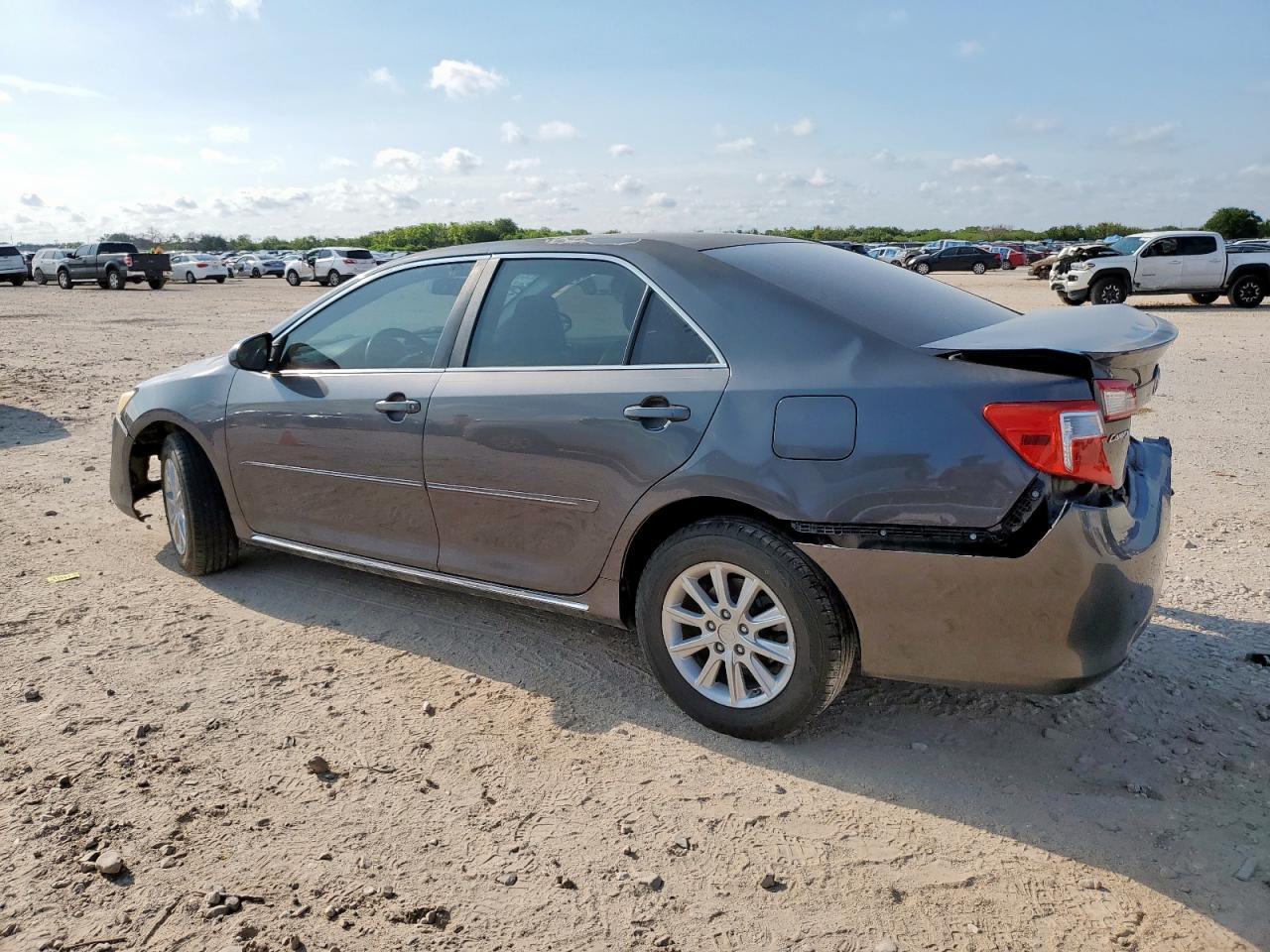 2014 TOYOTA CAMRY