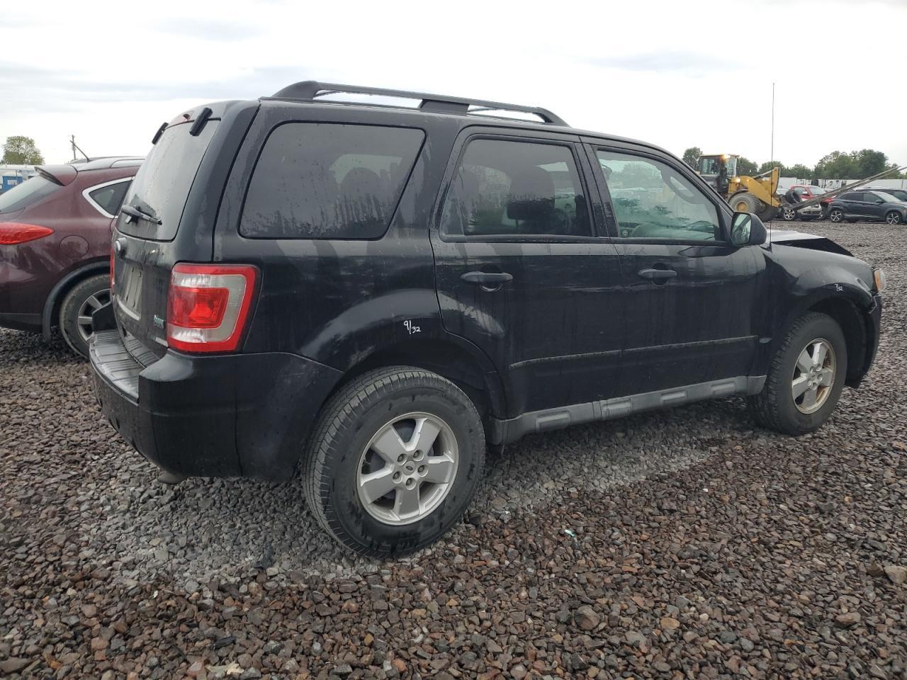 2010 FORD ESCAPE