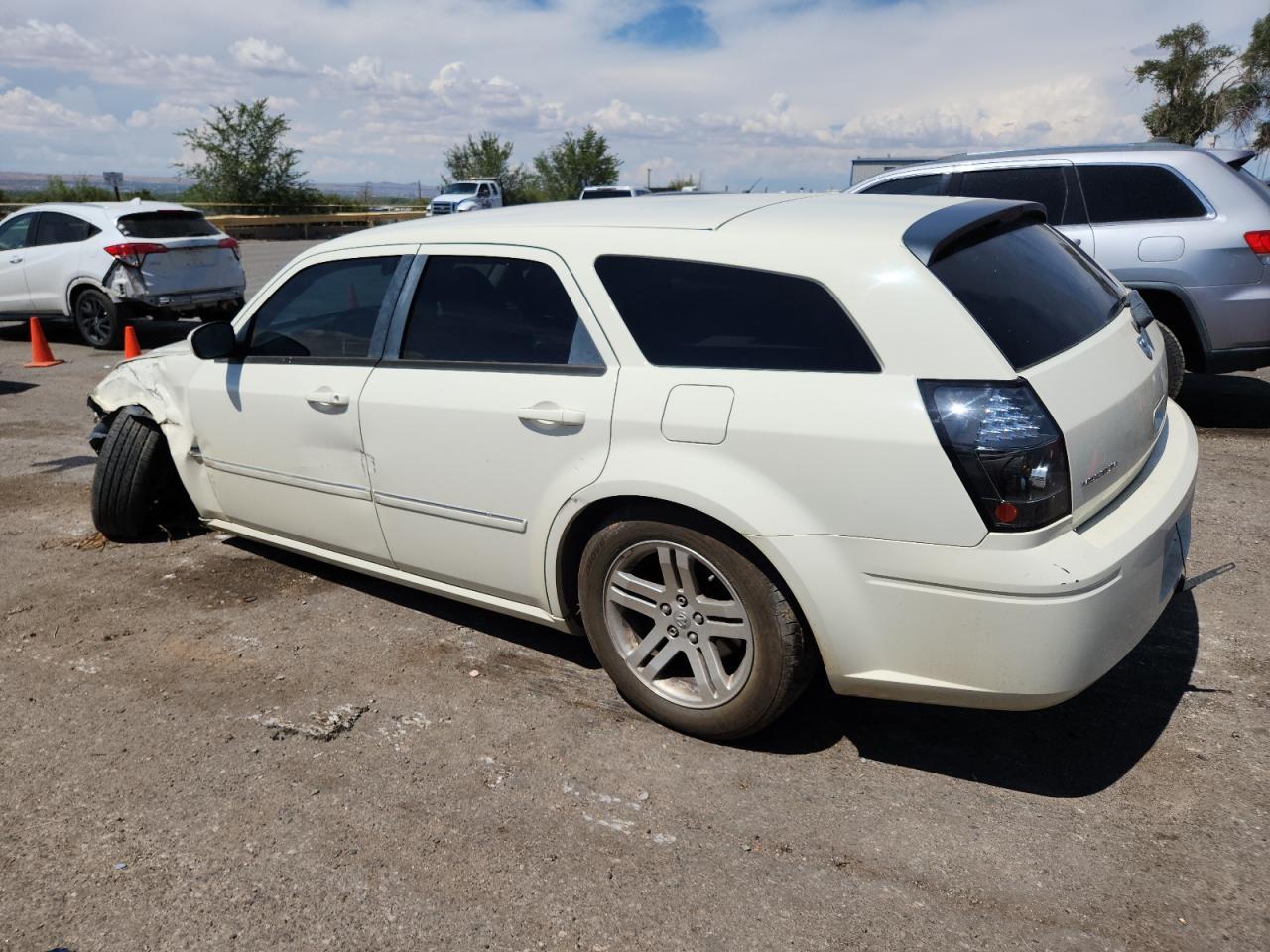 2005 DODGE MAGNUM