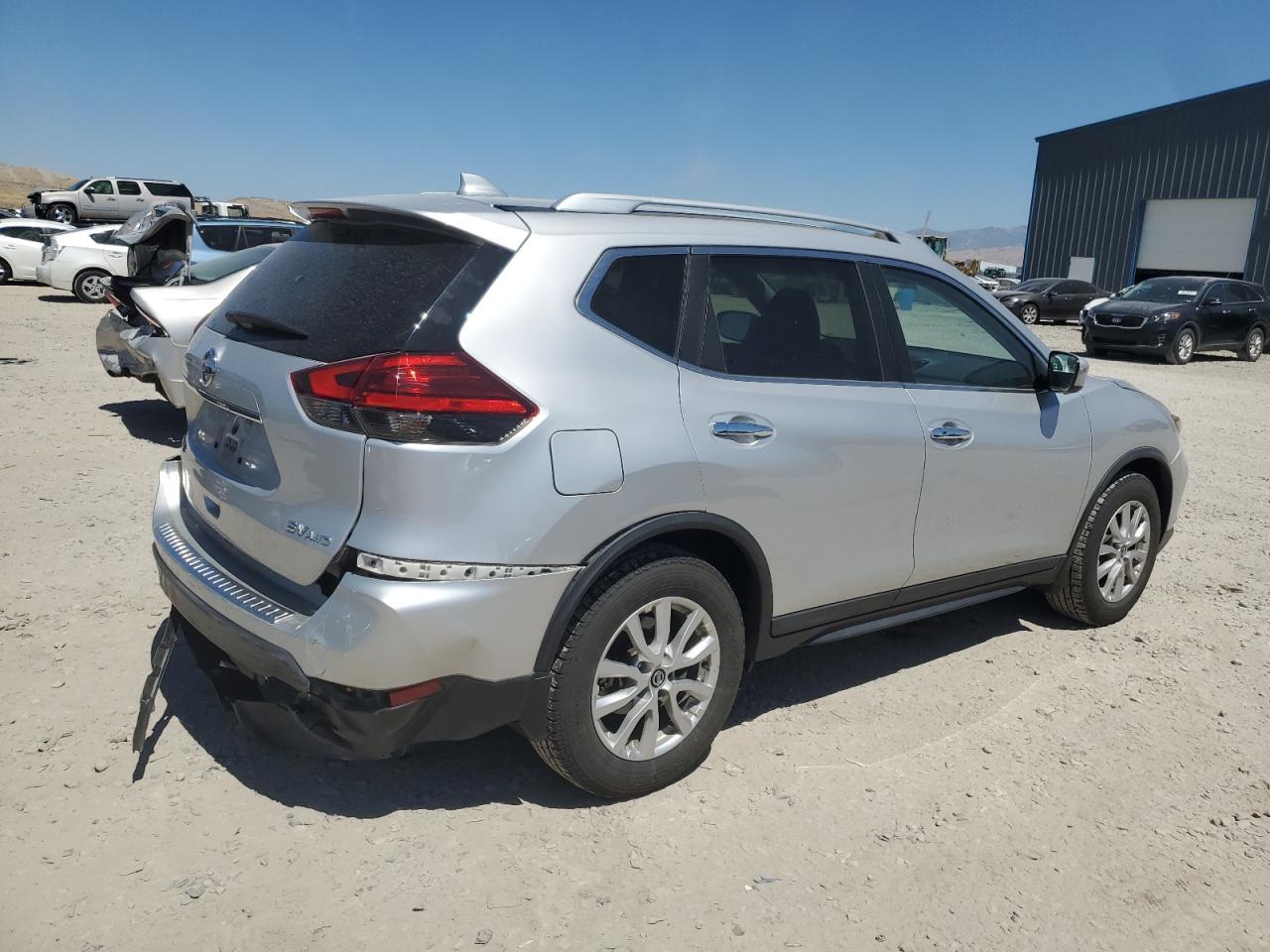 2017 NISSAN ROGUE