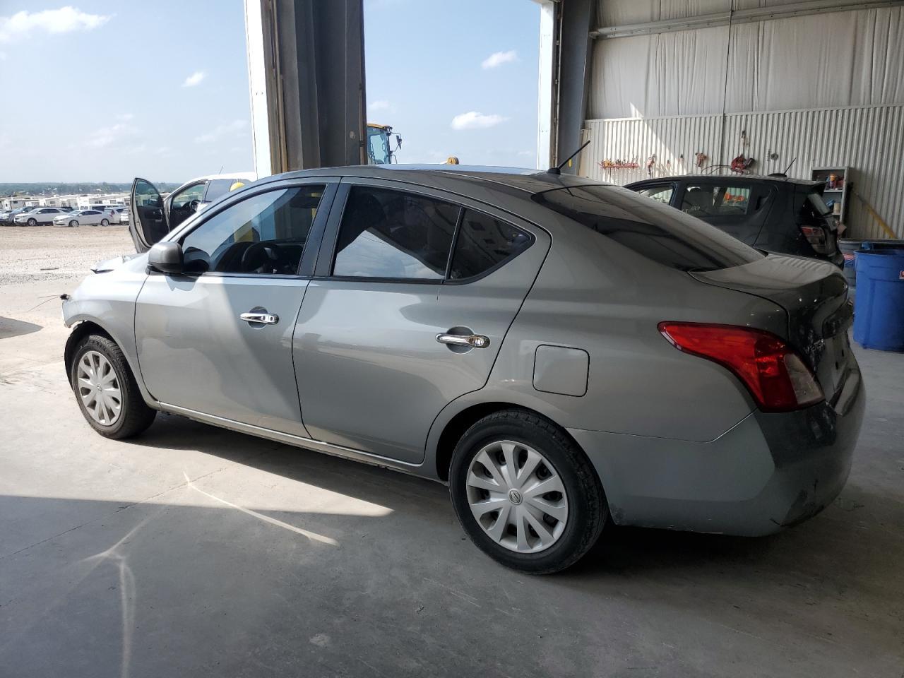 2012 NISSAN VERSA