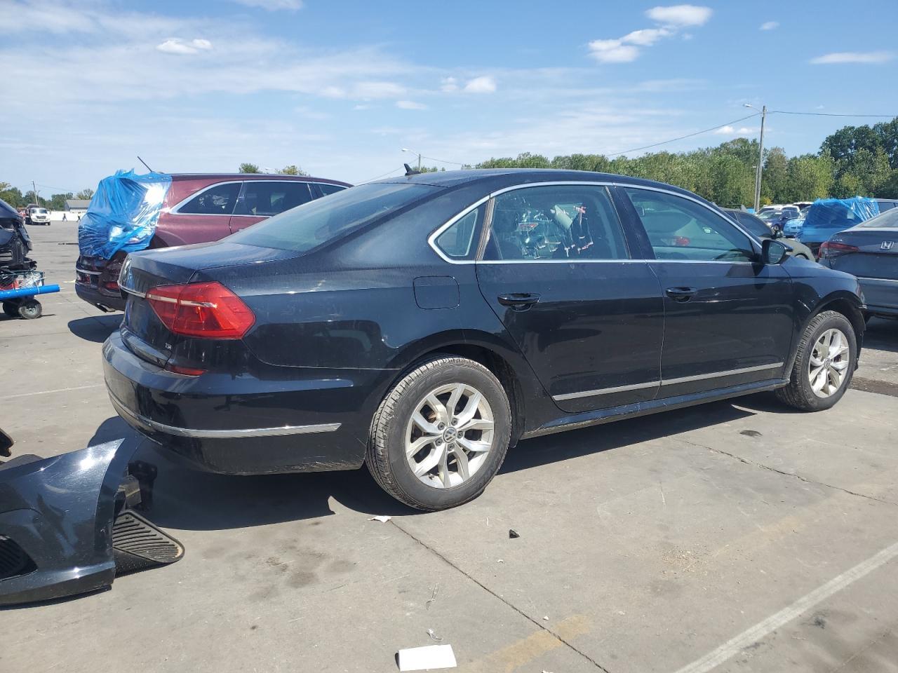 2016 VOLKSWAGEN Passat