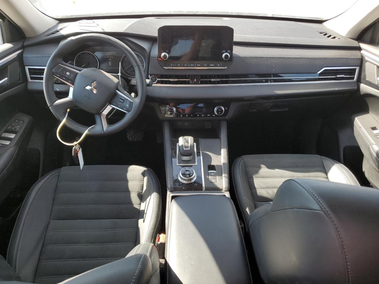 2024 MITSUBISHI outlander