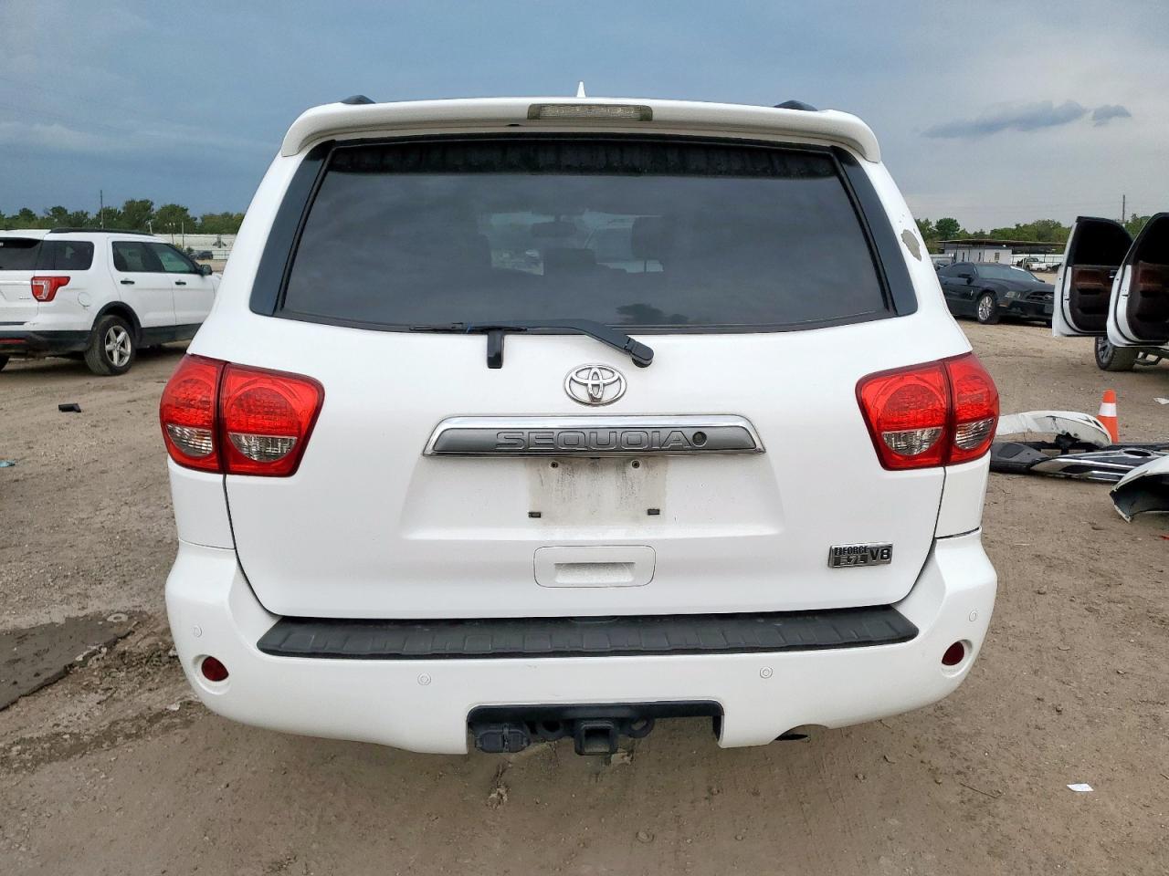 2015 TOYOTA Sequoia