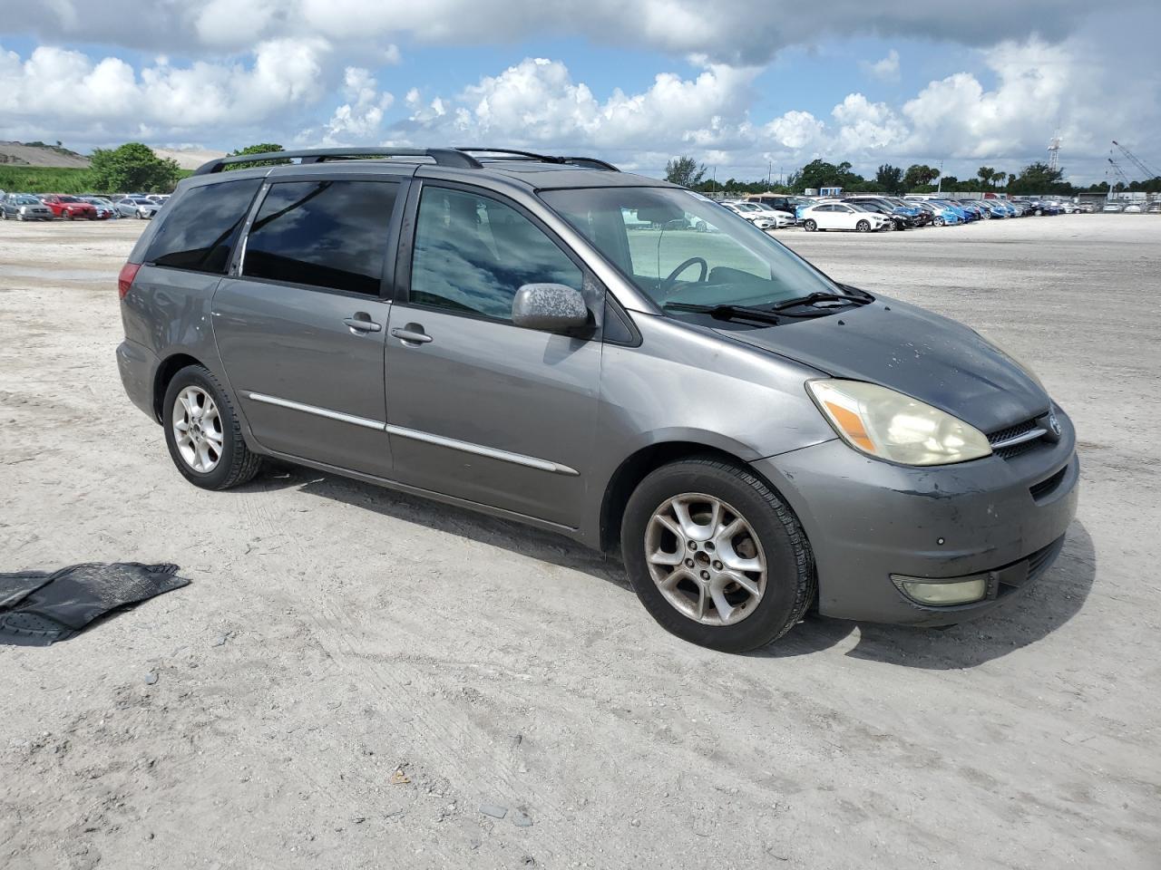 2005 TOYOTA SIENNA