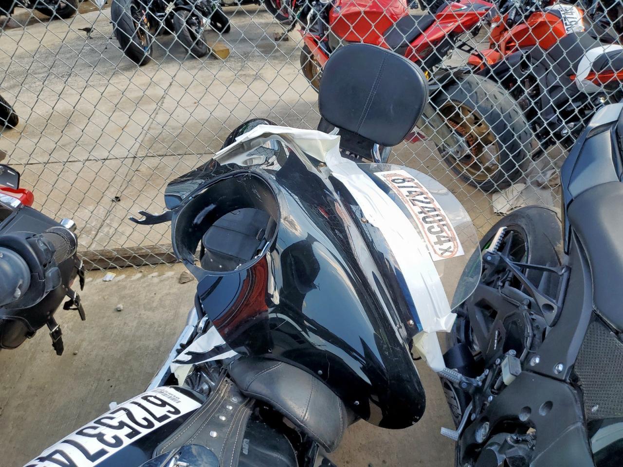 2016 HARLEY-DAVIDSON FLSTC
