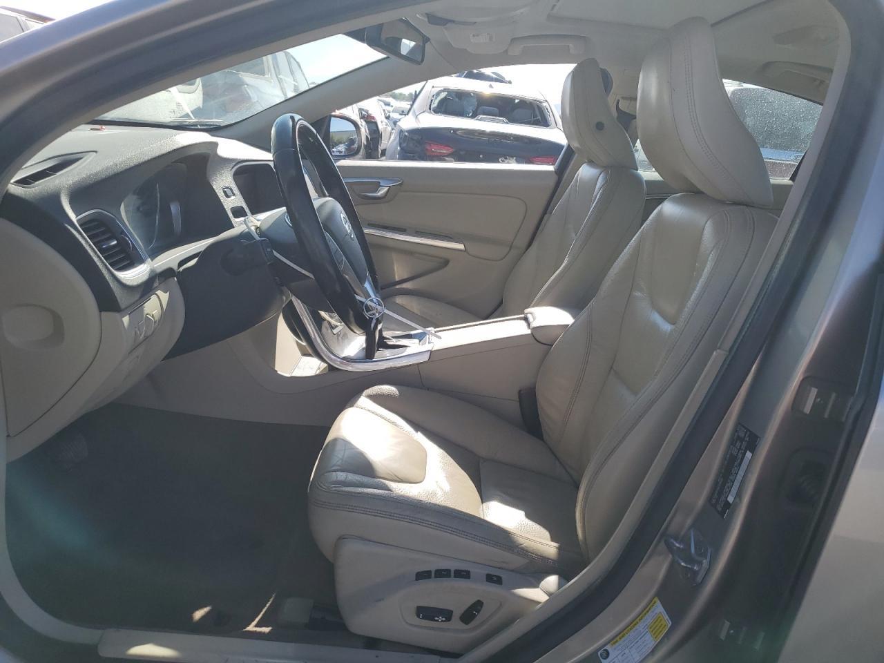 2014 VOLVO S60