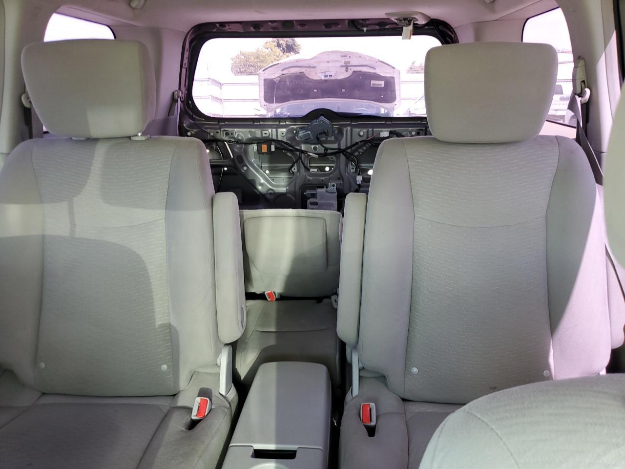 2014 NISSAN Quest