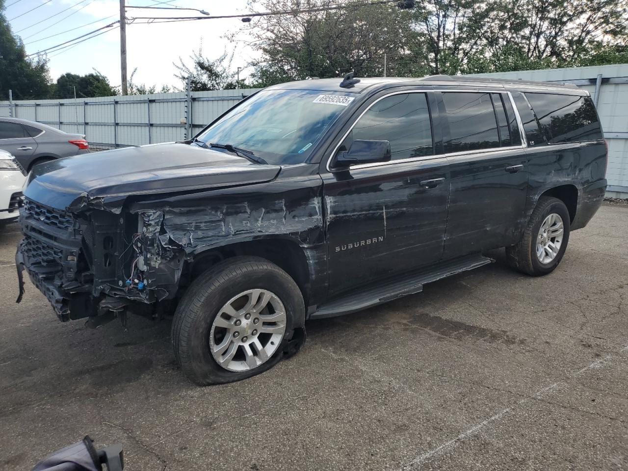 2016 CHEVROLET Suburban