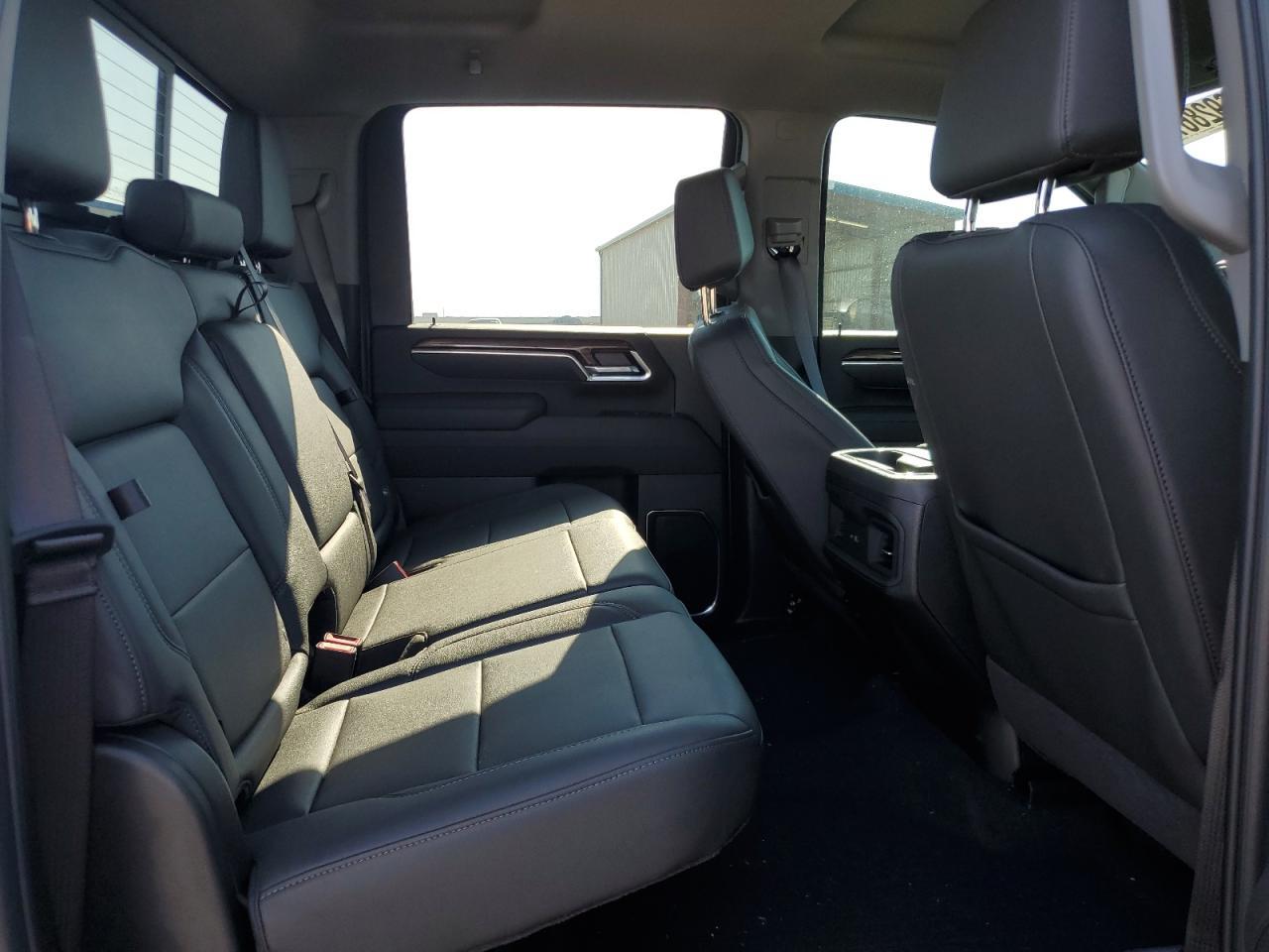 2025 CHEVROLET Silverado