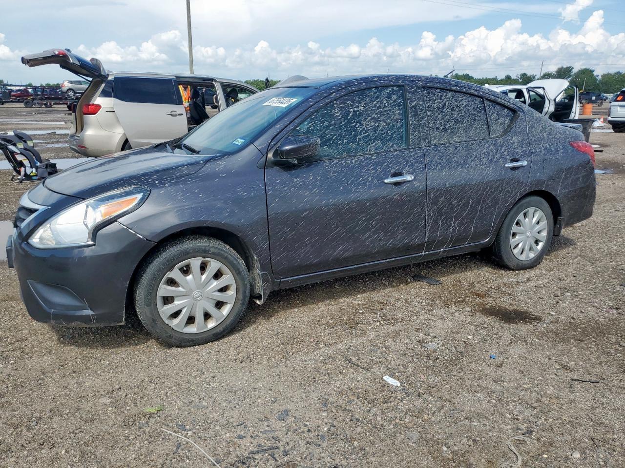 2015 NISSAN VERSA