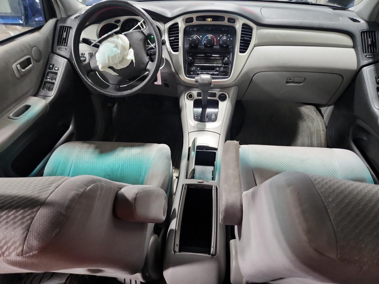 2004 TOYOTA HIGHLANDER