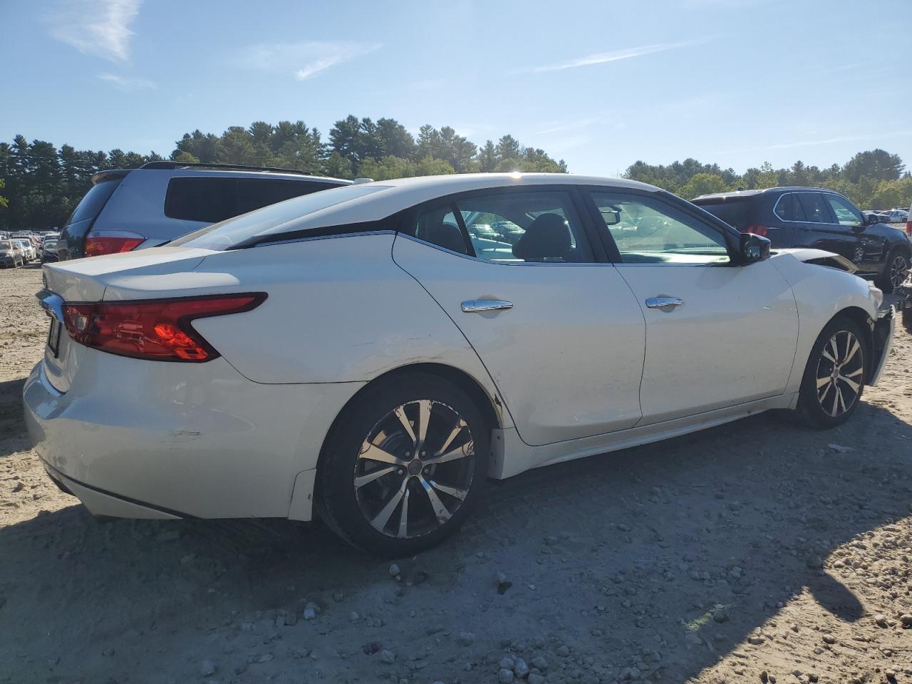 2017 NISSAN Maxima