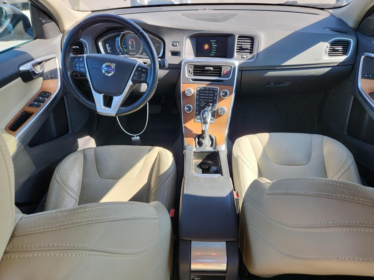 2017 VOLVO S60