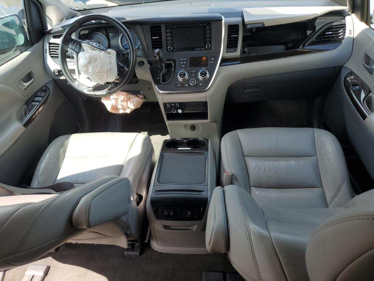 2019 TOYOTA SIENNA