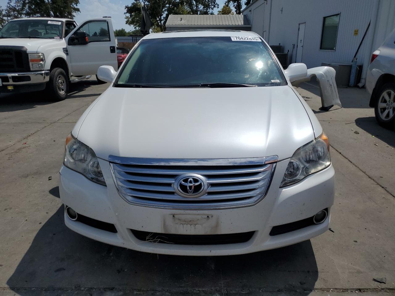 2010 TOYOTA Avalon
