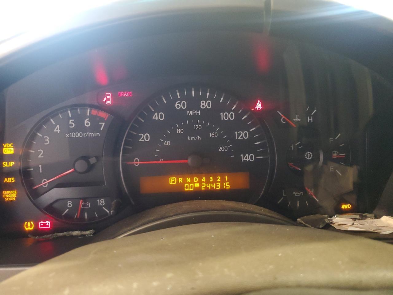 2004 NISSAN Armada