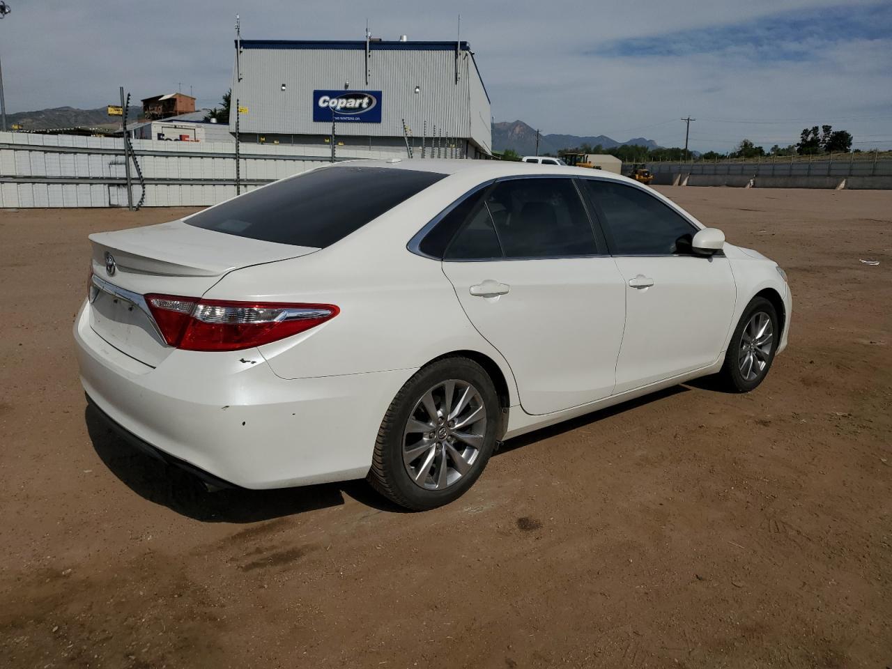 2016 TOYOTA CAMRY
