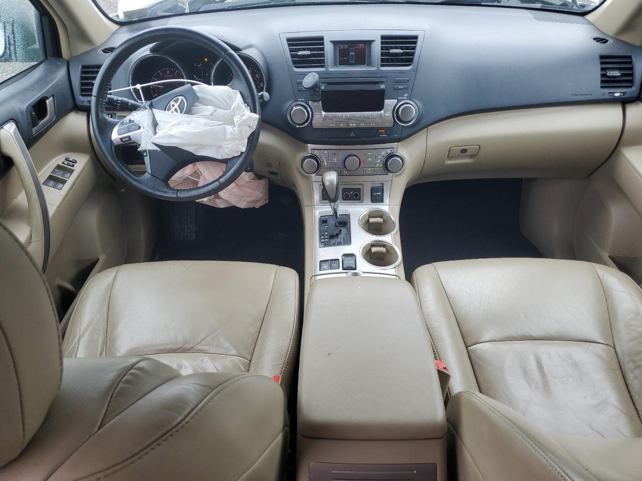 2011 TOYOTA HIGHLANDER