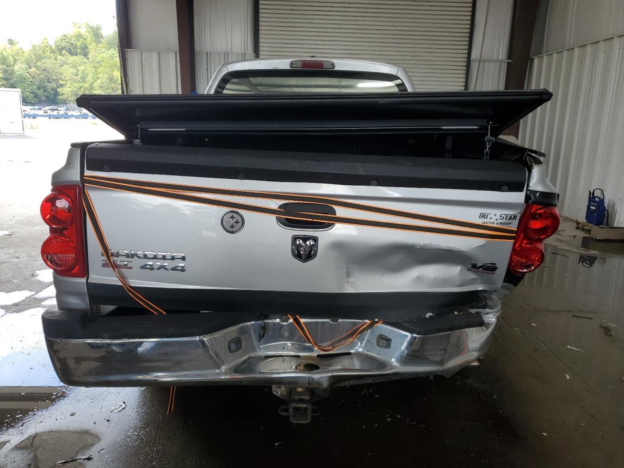 2005 DODGE Dakota