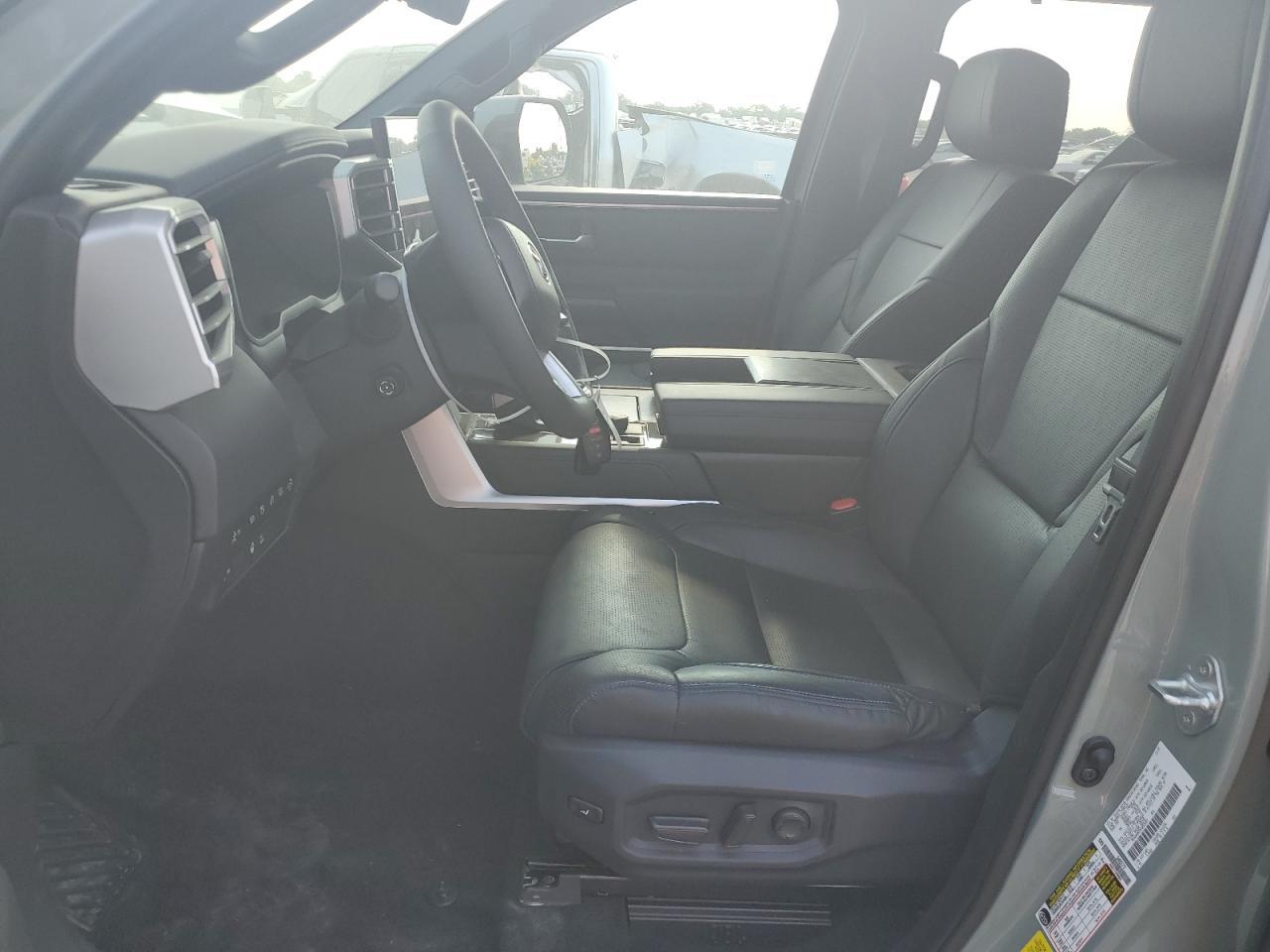 2025 TOYOTA Sequoia