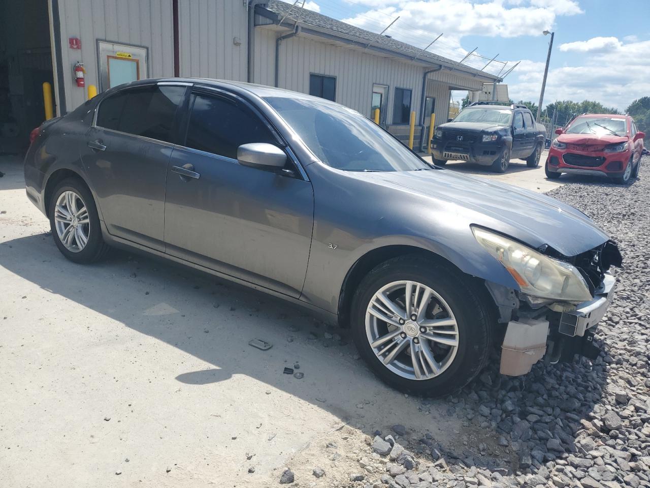2015 INFINITI Q40