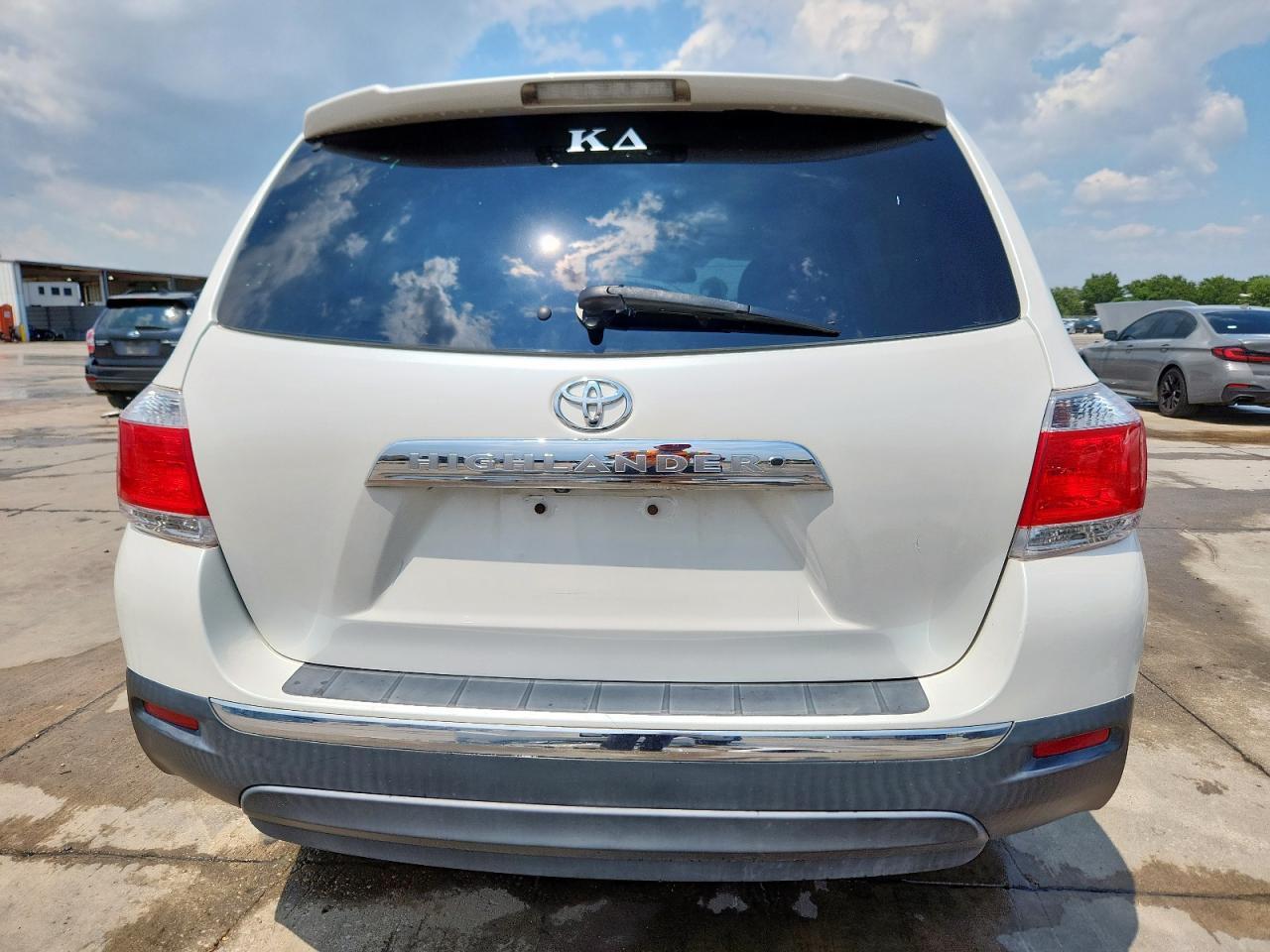 2011 TOYOTA HIGHLANDER